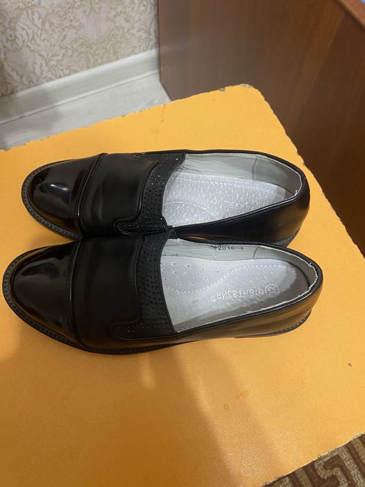 Туфли для девочек и мальчиков