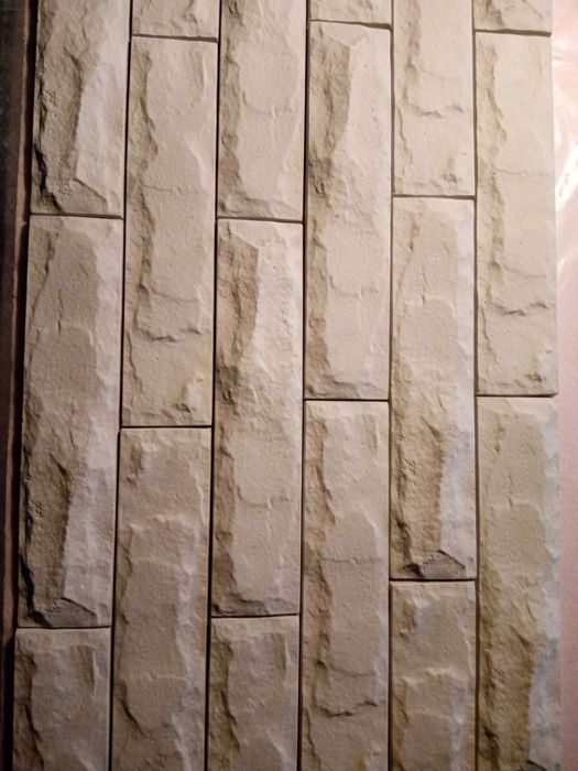 Гипсови и бетонови облицовки, имитиращи декоративен  камък.