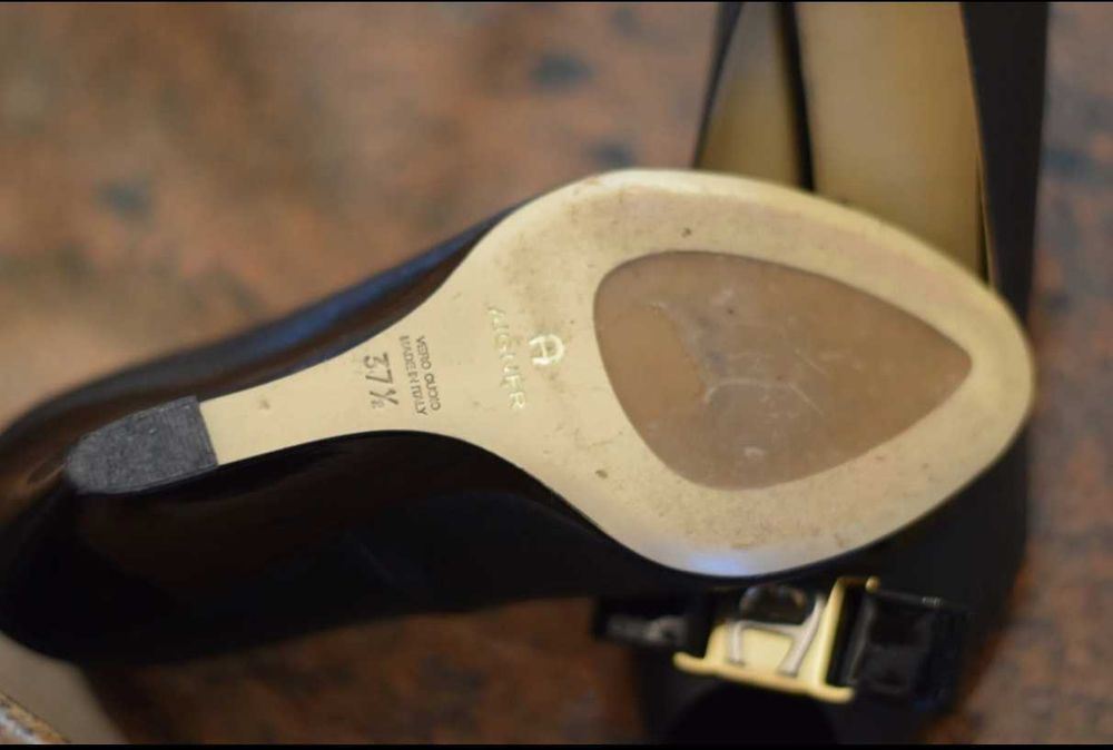 Pantofi cu toc AIGNER