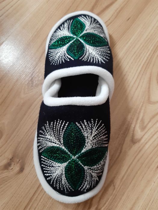 Родопски пантофи