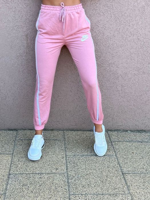 Pantaloni trening