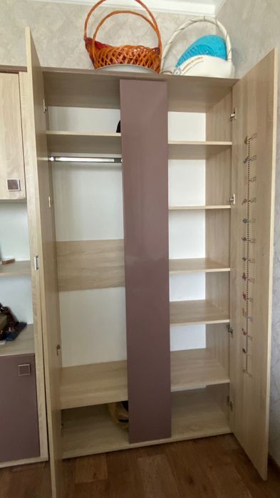 Продаются шкаф вместе с шкаф-пеналом