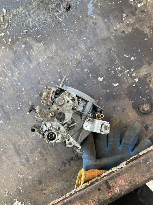 В продаже карбюраторы