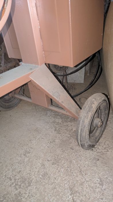 Vând betoniera italiana