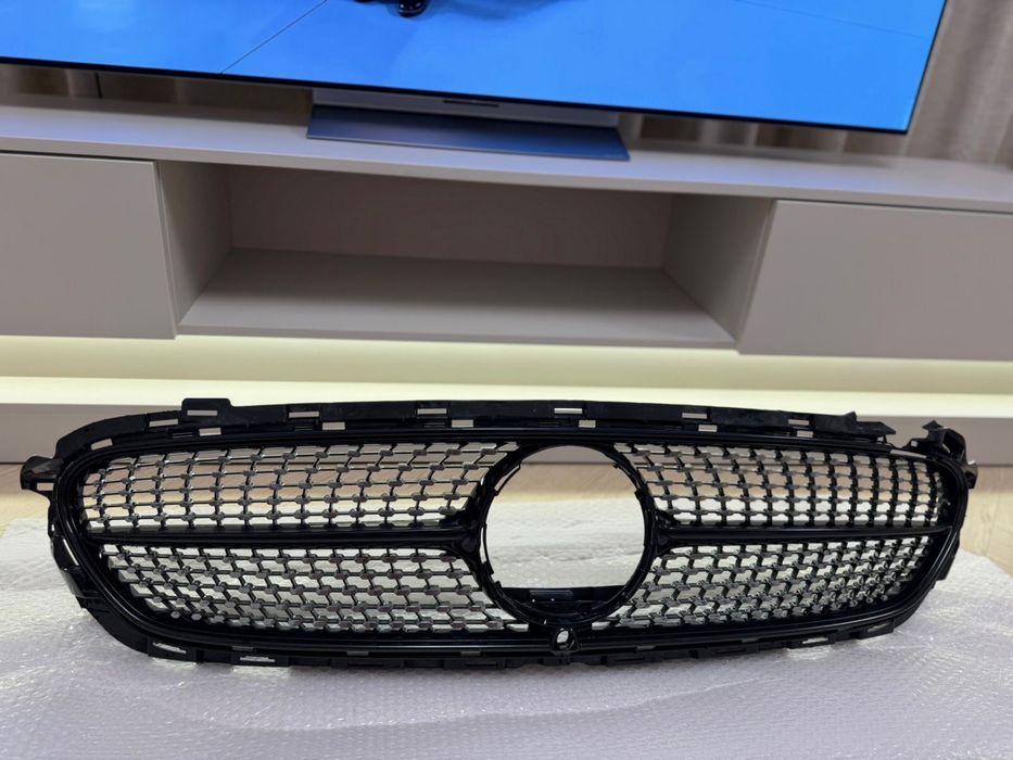 Решетка радиатора е-class w213 оригинал