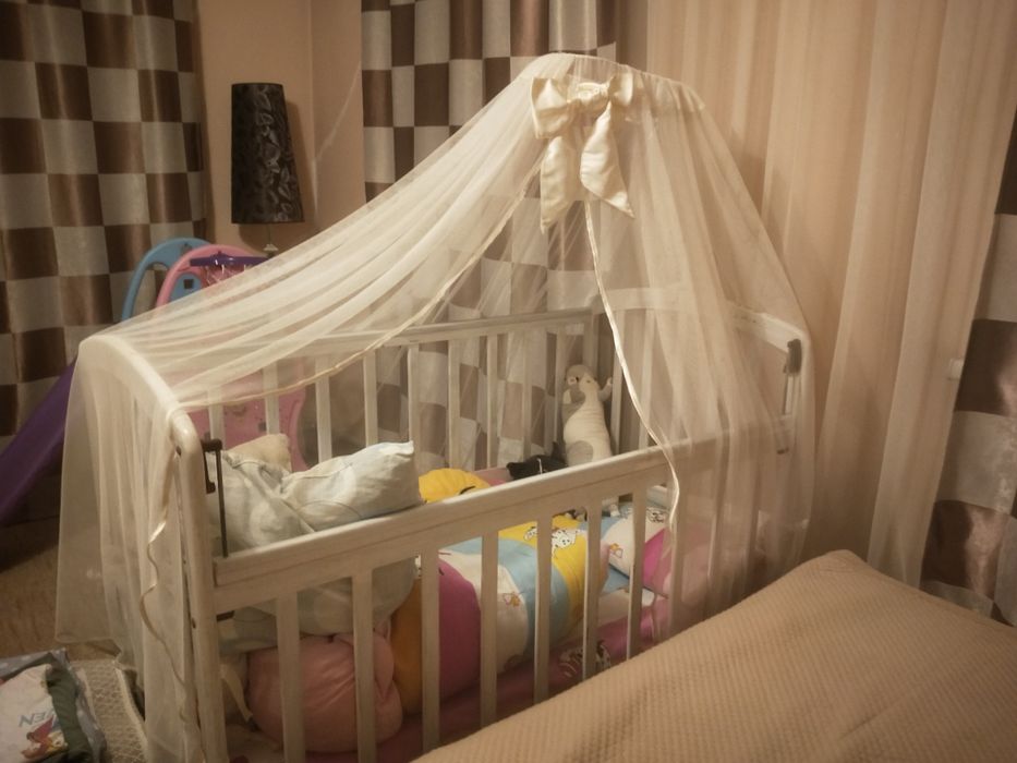 Детская кроватка