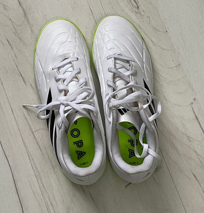 кроссовки для футбола