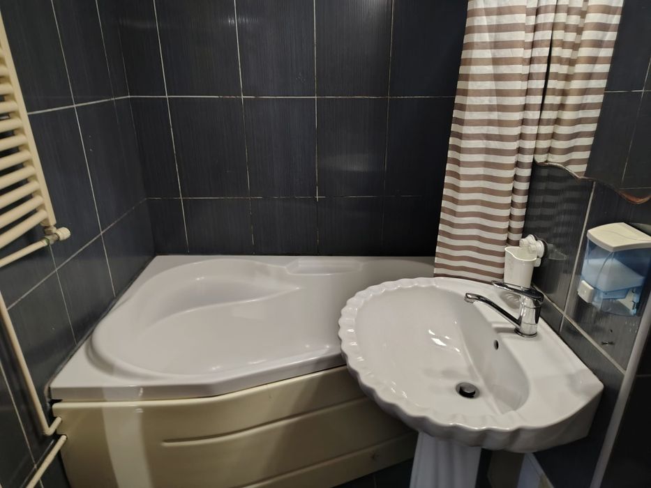 Vând apartament 2 camere Topoloveni