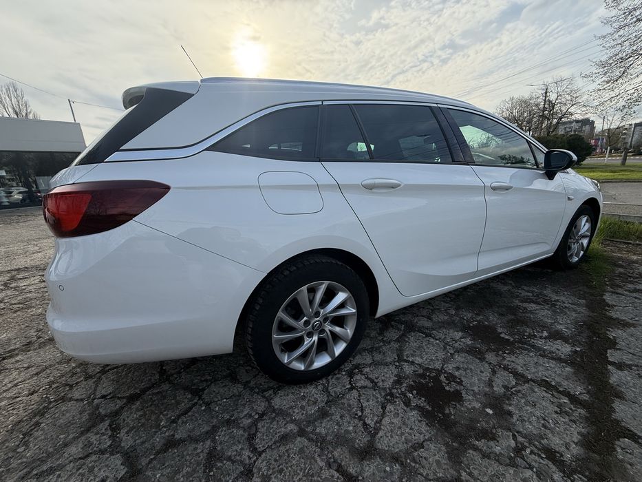 Opel Astra 2021 1.5 diesel full optionala
