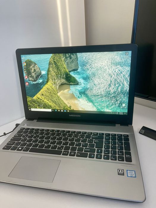Laptop Medion Akoya i3