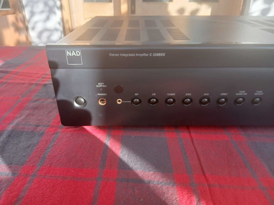 Amplificator - preamplificator NAD C326BEE ca nou!