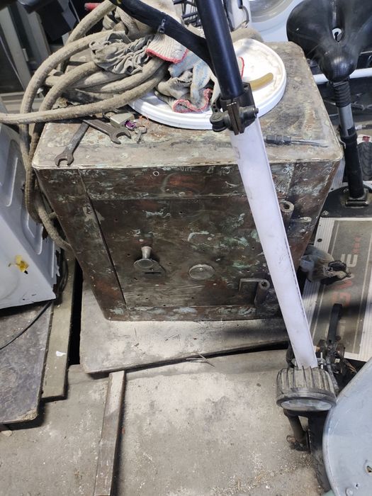 Продам железный сейф