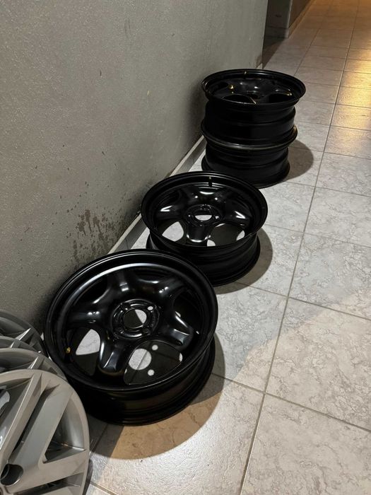 Оригинални стоманени джанти 16" с тасове Renault Clio V