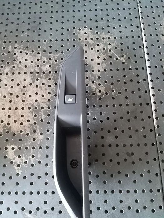 Buton geam electric stanga spate peugeot 5008 2 98044803zd