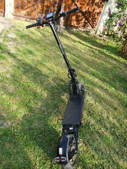 Vindem trotineta kugo g 2 pro,sau schimb cu samsung s22 ultra,.