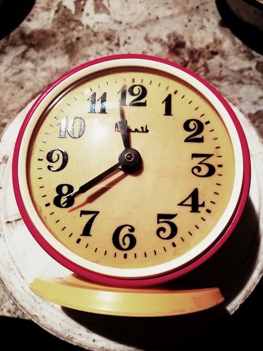 Продаются часы будильник, СССР Витязь, 4700т