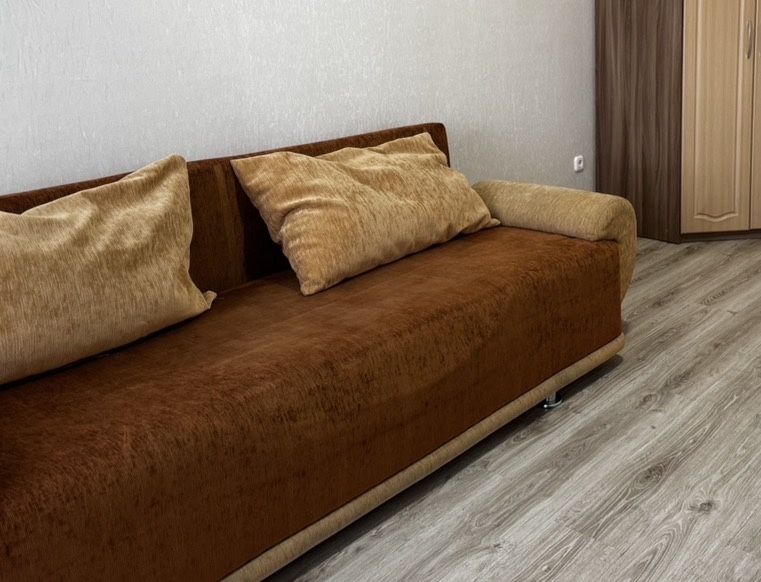 Продам Диван раскладной 2 м.