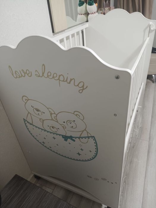 Продам детскую кроватку