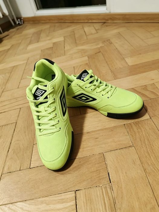 Adidași Umbro sală