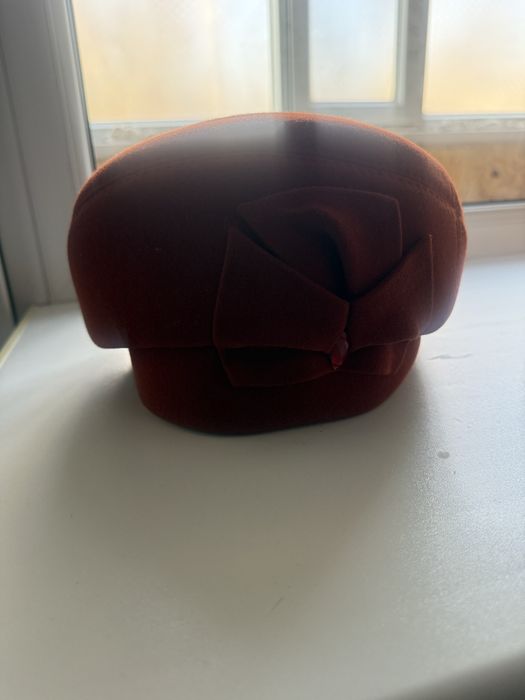 Продам две беретки одевала пару раз