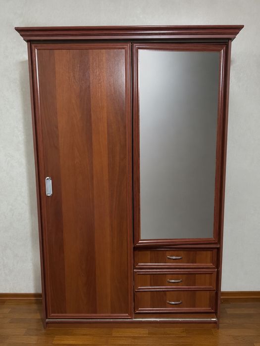 Гардероб срочно продается