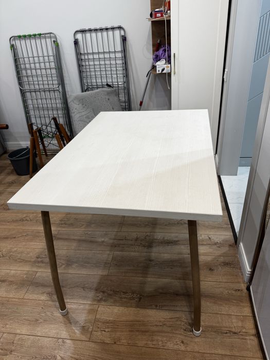 Обеденный стол для кухни