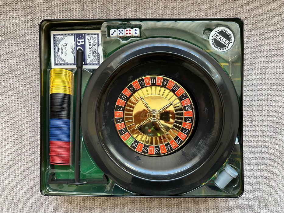 5 game set - Roulette, Poker, Black Jack, Craps, Poker Dice