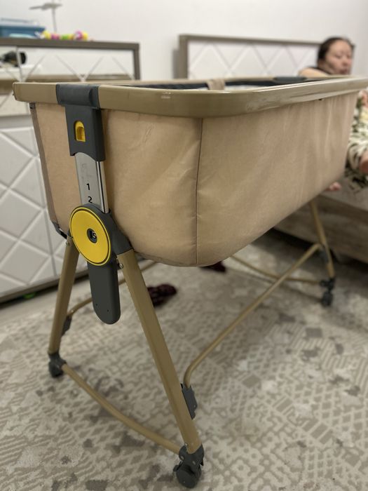 Манеж кровать от 0-3х лет,в хорошем состояни