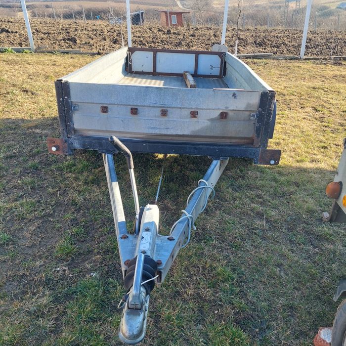 Remorca in stare buna, capacitate 2 tone