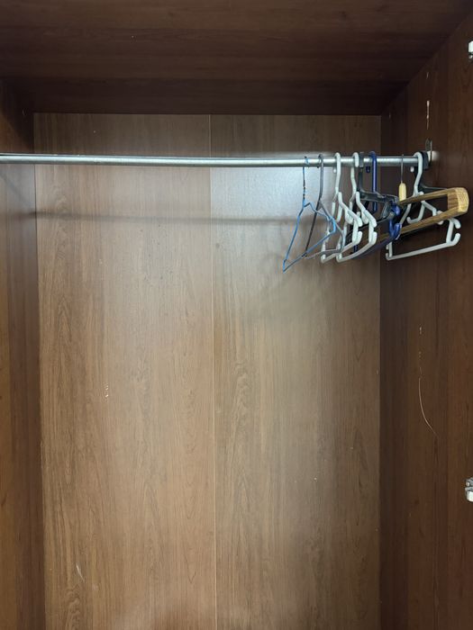 Шкаф и камод с зеркалом