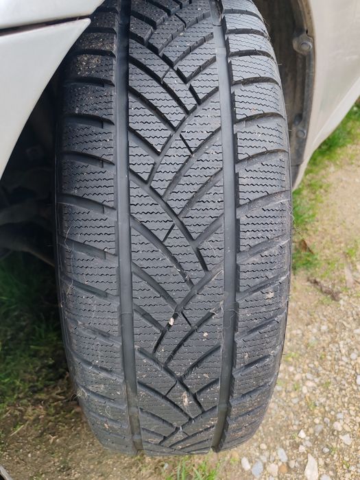 Чисто Нови Зимни Гуми 215/65/R16 Star Performer