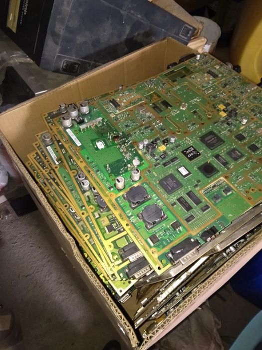 Конденсаторы резисторы радиодетали транзисторы