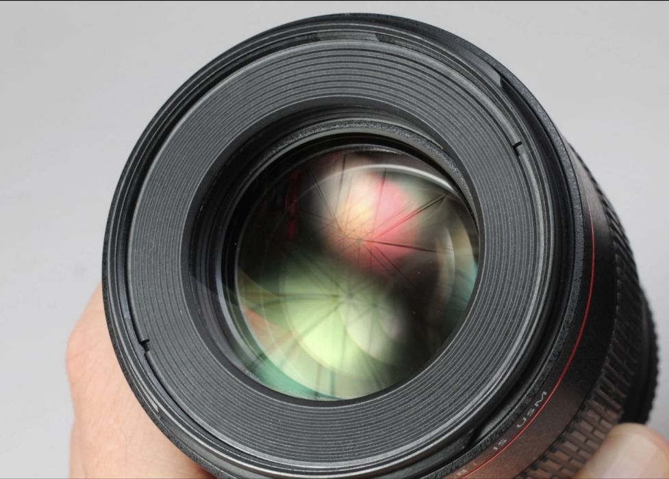 Макро Обектив Canon EF 100mm f/2.8L