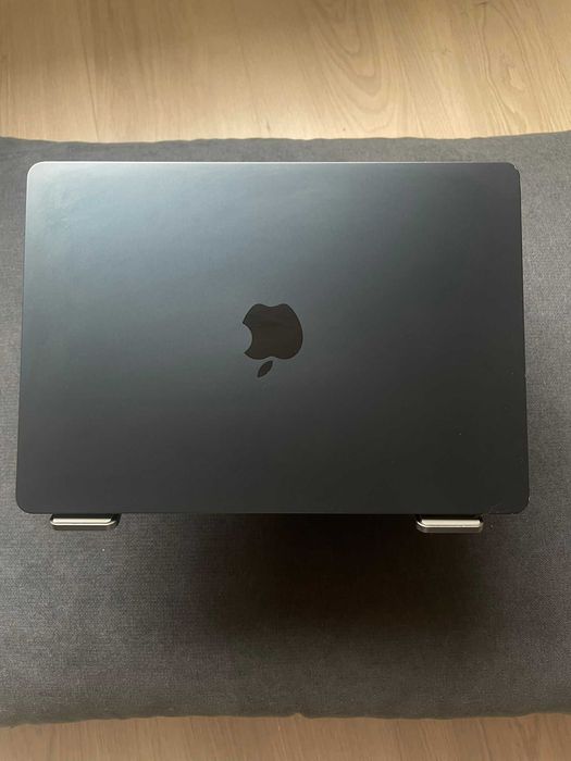 MacBook Air M2 13” | 16GB RAM | 512GB SSD | Midnight | Baterie 96%