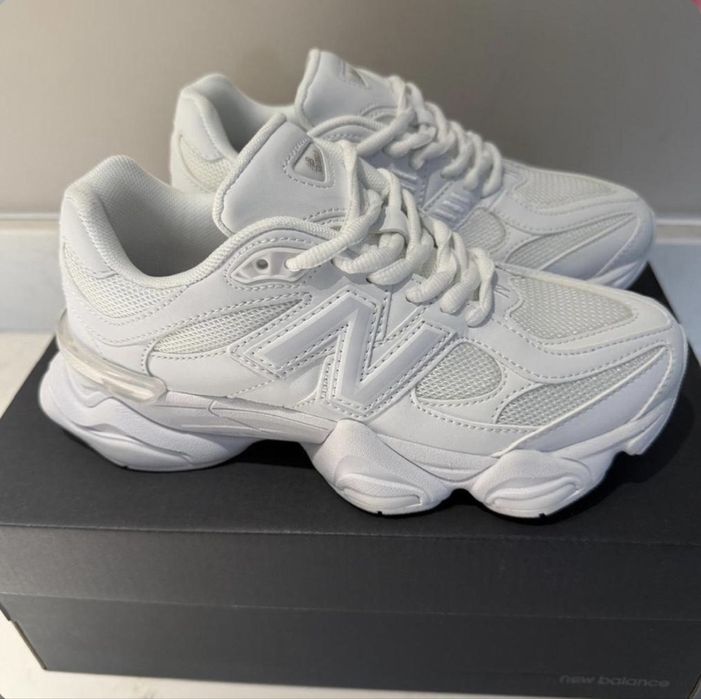 New Balance 9060 albi noi marimea 38