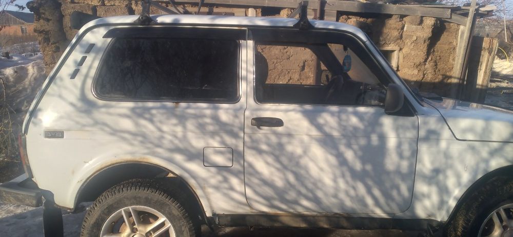 Продам ниву карбюратор 2004 год