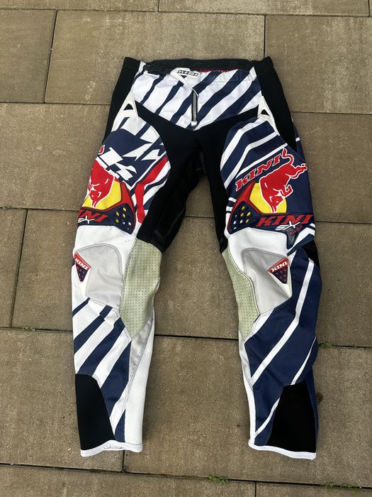 Echipament enduro Redbull