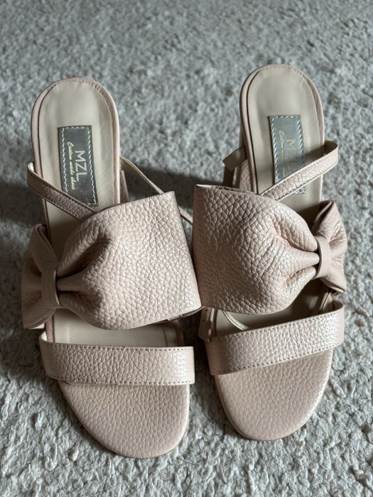 Sandale roz pudrat, de piele cu toc