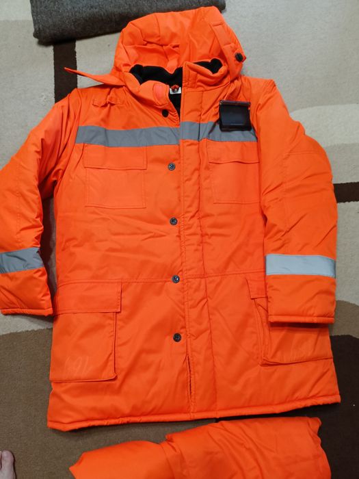 Продам спецодежду.