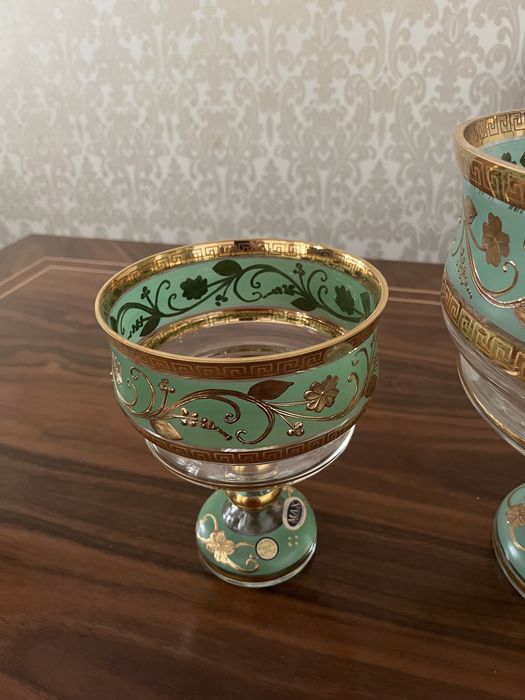 Богема  1 фруктовница и  1 вазочка  для орешков ,миндаля