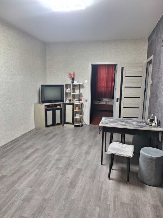 Продается квартира Мирзо Улугбек 3-х комнатная, 2 этаж, 4 этажный дом