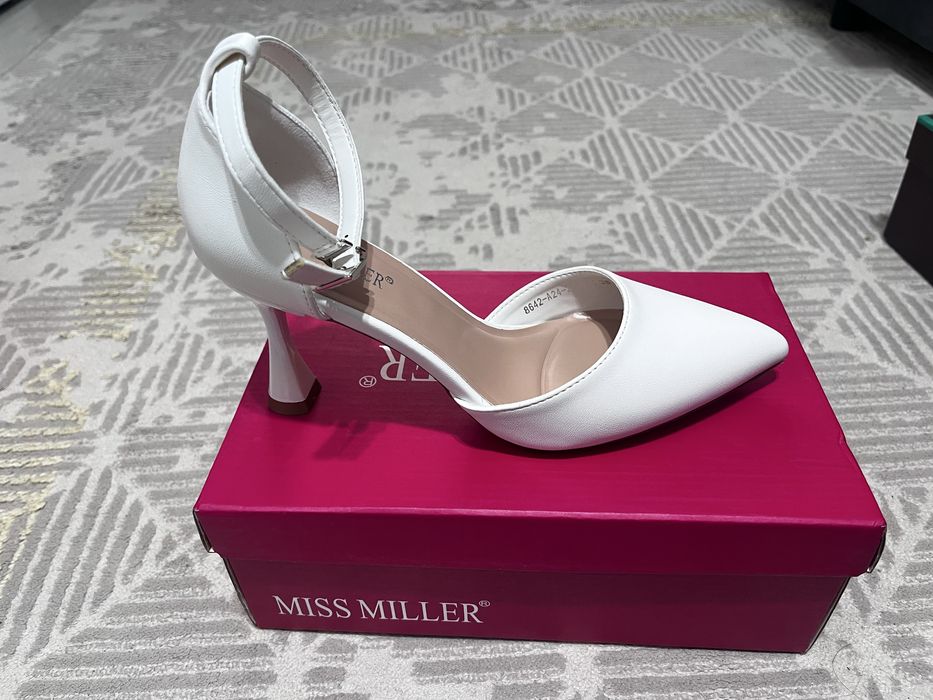 Каблуки белые 10 см, 38 размер