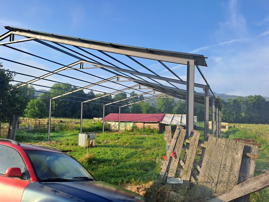 Vand hale metalice avem pe stoc asiguram transport si montaj rog serio