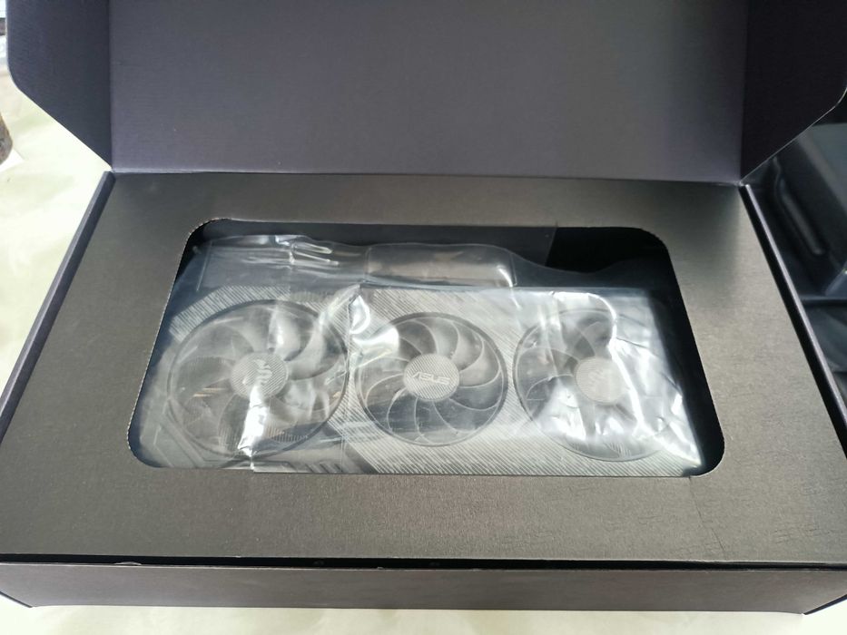 ASUS RX 5600 XT TUF EVO като нови!