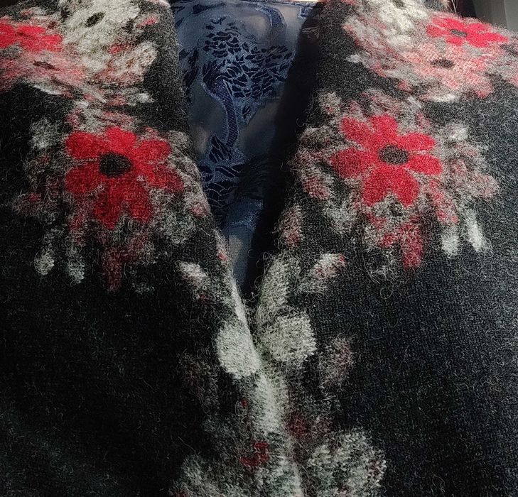 vesta poncho lana merinos cu model impaslit, noua, marime 46-48-50