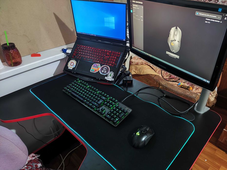 Игровой компьютерный стол