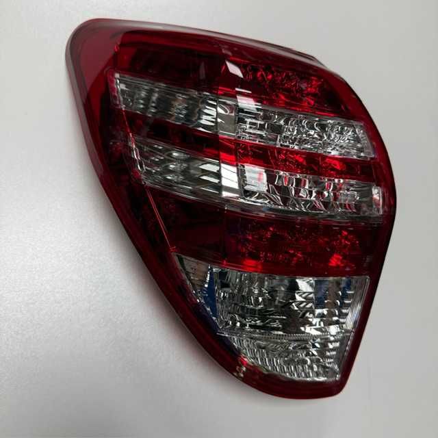 Фара, фонарь на Toyota RAV4