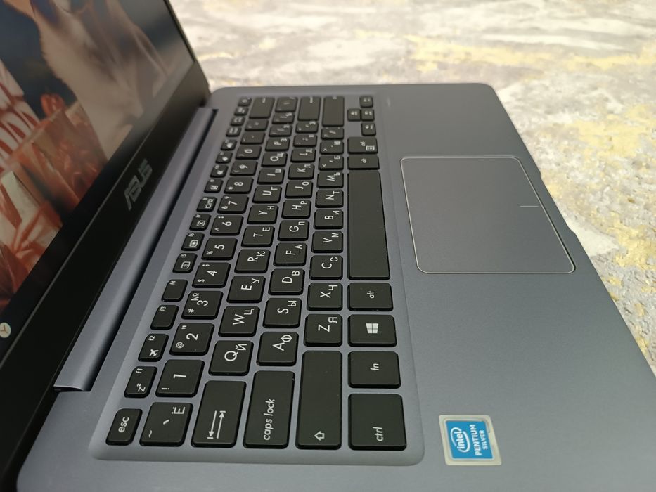 НОУТБУК Asus Современный.