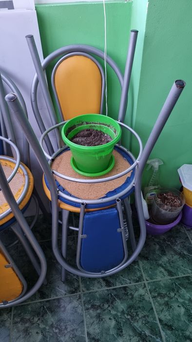 Продавам столове