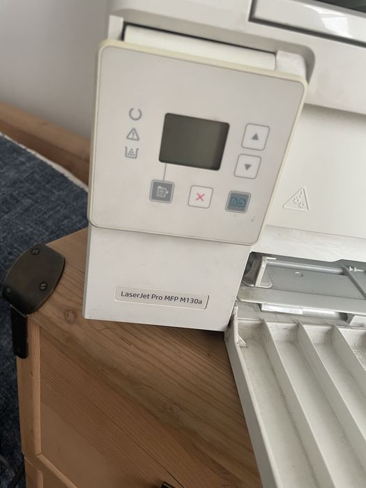 Продам принтер HP LaserJet Pro MFP130a
